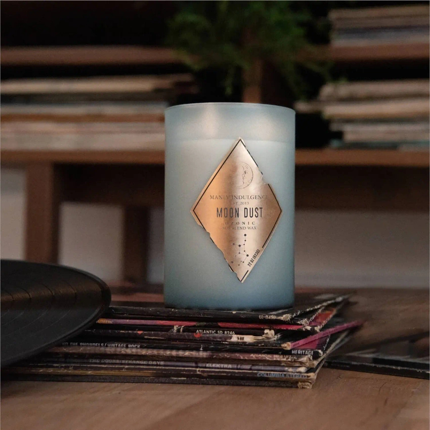 Męska świeca zapachowa sojowa Moon Dust Colonial Candle