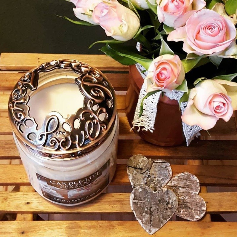 Bougie couvercle métal Candle-lite - Handwriting